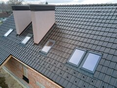 Executam acoperisuri si mici reparatii